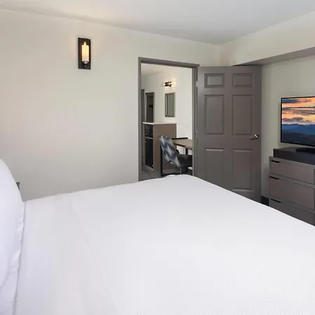 La Quinta Inn & Suites By Wyndham Downtown Asheville-3