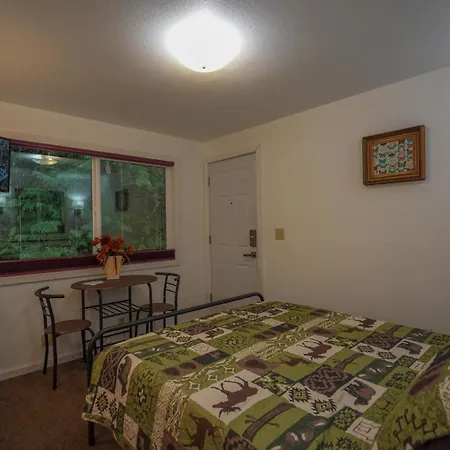Alexander'S Lodge-3