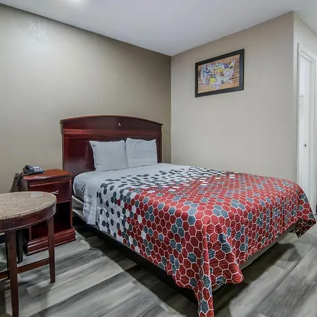 Super 8 By Wyndham Waco North I-35-2