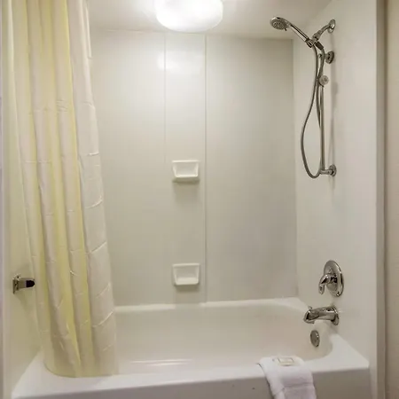 Clarion Hotel Jackson Northwest-3