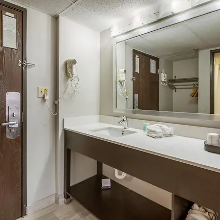 Clarion Hotel Jackson Northwest-2