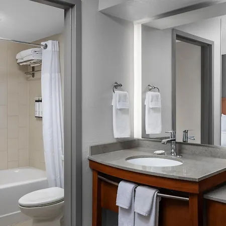 Hyatt Place Indianapolis Airport-3