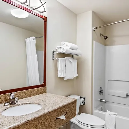 Quality Inn & Suites Vail Valley-2