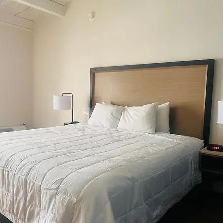 Days Inn & Suites By Wyndham Lexington-2