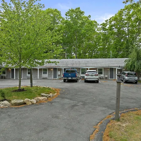 Sandwich Inn And Suites-2