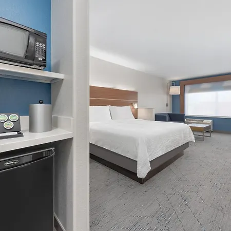 Holiday Inn Express & Suites Moore By Ihg-3