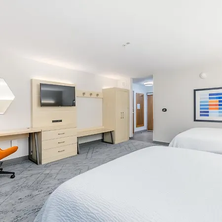Holiday Inn Express & Suites - Medford By Ihg-3