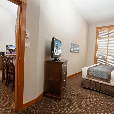 Legends Whistler, By Lodging Ovations-2