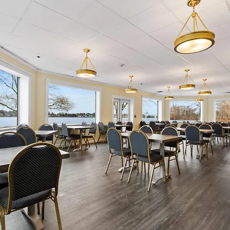 Lakeside Inn-2