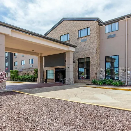 Comfort Inn & Suites Mccomb-3