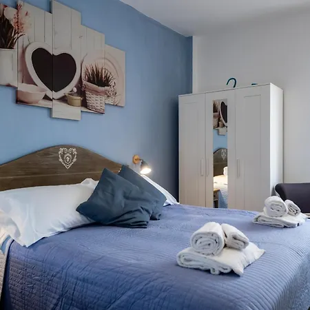 Pippo A Vernazza Rooms-2