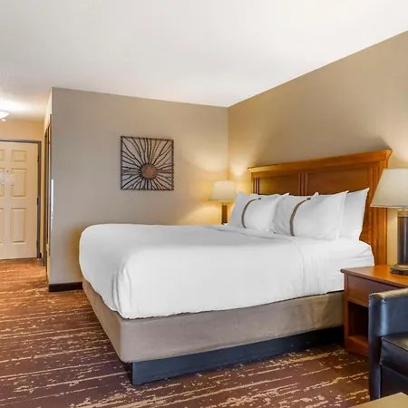 Best Western Premier The Lodge On Lake Detroit-3