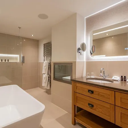 Carden Park Hotel, Golf Resort And Spa-2