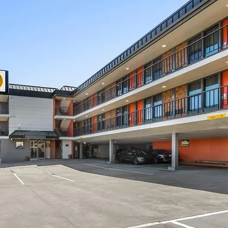 La Luna Inn, An Ascend Collection Hotel-3