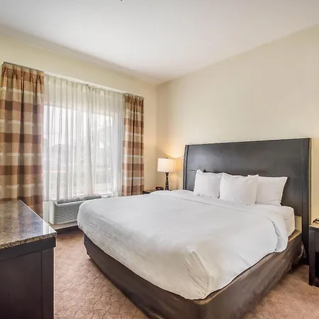 Clarion Inn & Suites Central Clearwater Beach-3