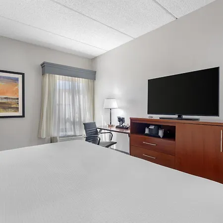 Best Western Plus Fresno Airport Hotel-2