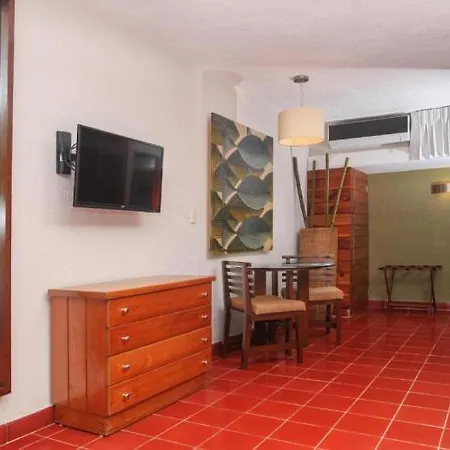 Hotel Casa Colonial Cozumel-Dog Friendly-2