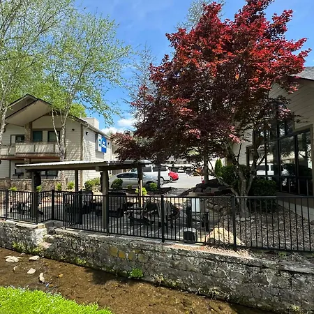 Best Western Johnson'S Inn Downtown Gatlinburg-2