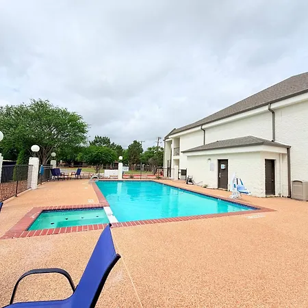 Days Inn By Wyndham Granbury-2