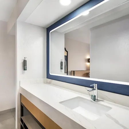 Doubletree By Hilton Buffalo-Amherst-2