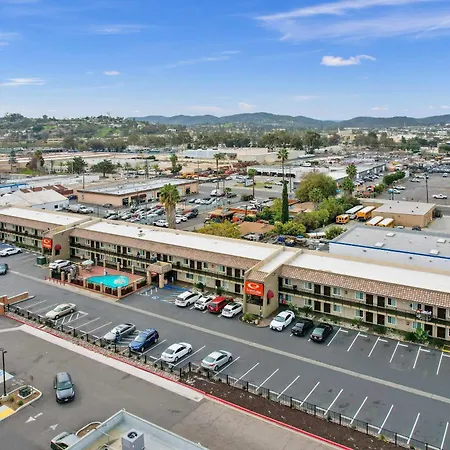 Econo Lodge Inn & Suites Escondido Downtown-3
