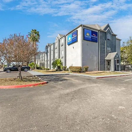Day Inn By Wyndham San Antonio Downtown-2