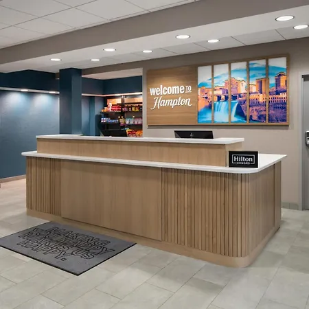 Hampton Inn & Suites Rochester/Henrietta-2