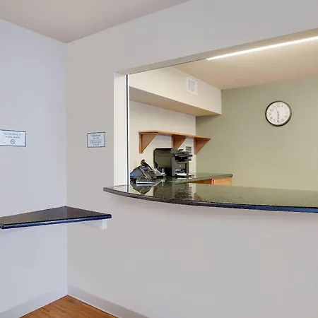 Woodspring Suites Columbus Ne I-270 Airport-2