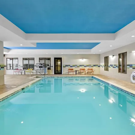 Hampton Inn & Suites Claremore-2