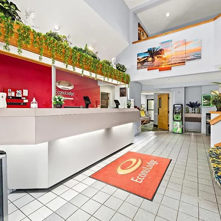 Econo Lodge London North-3