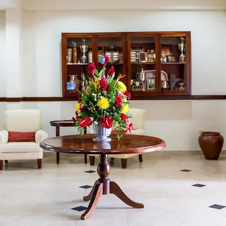 The Liguanea Club-3