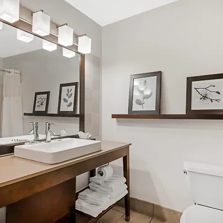 Country Inn & Suites By Radisson, West Bend, Wi-2