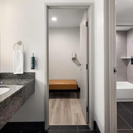 Doubletree By Hilton Racine Harbourwalk-3