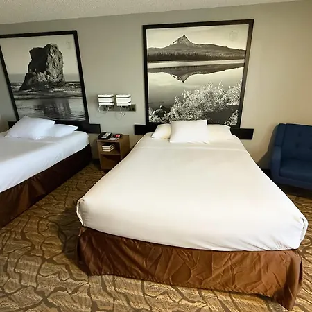 Super 8 By Wyndham Baker City-3