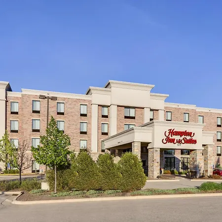 Hampton Inn & Suites West Bend-3