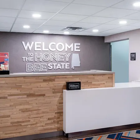 Hampton Inn Auburn-3