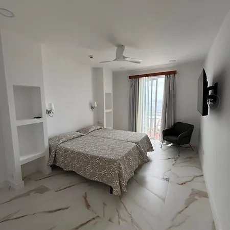 Hotel Monopol-3