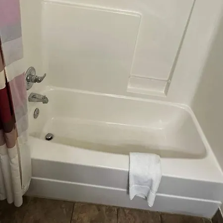 Econo Lodge Inn & Suites-2