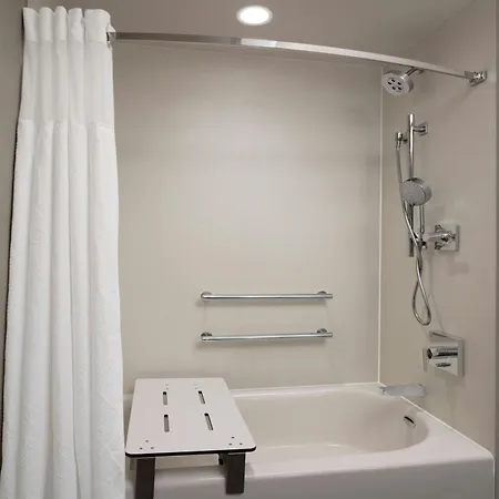 Courtyard By Marriott New Orleans Metairie-3