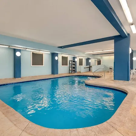 Baymont By Wyndham Rockford-3
