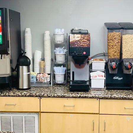 Super 8 By Wyndham Austin Downtown/Capitol Area-3