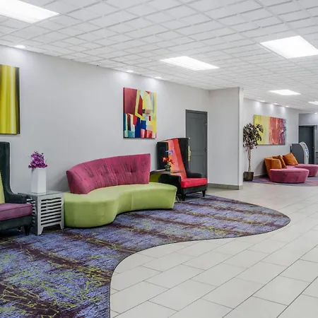 Quality Inn & Suites Banquet Center-3