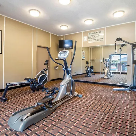 Quality Suites Hickory South-3