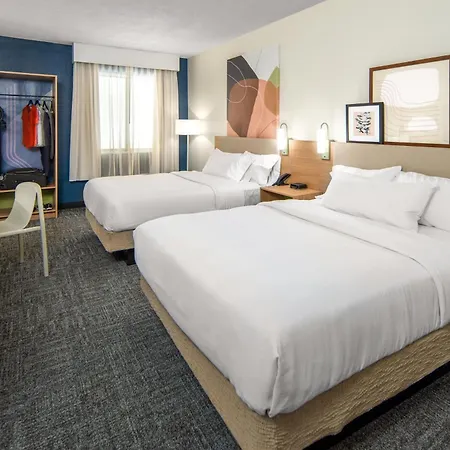 Spark By Hilton Waynesboro-3