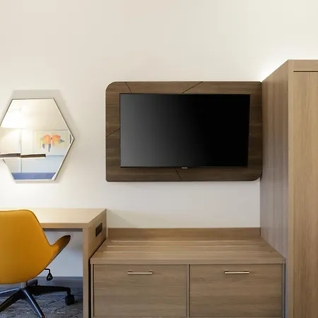 Holiday Inn Express & Suites Charlotte North By Ihg-2