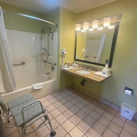 Days Inn By Wyndham Globe-3