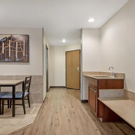 Best Western Plus Meridian-3