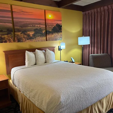 Days Inn By Wyndham Niles-2