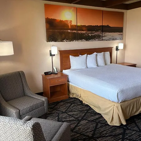 Days Inn By Wyndham Niles-3