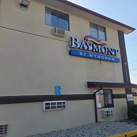 Baymont By Wyndham Findlay-3